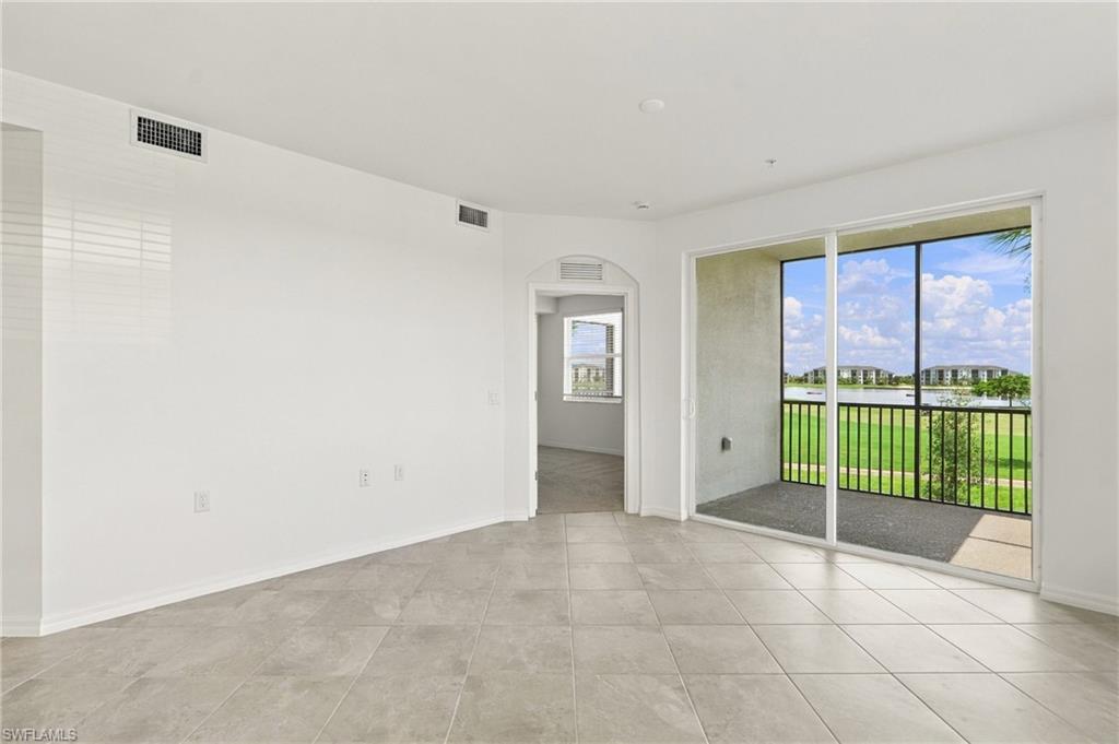 5479 Double Eagle Cir 3628 Property Photo 4