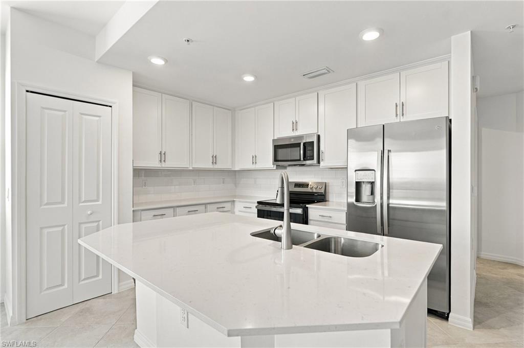 5479 Double Eagle Cir 3628 Property Photo 7