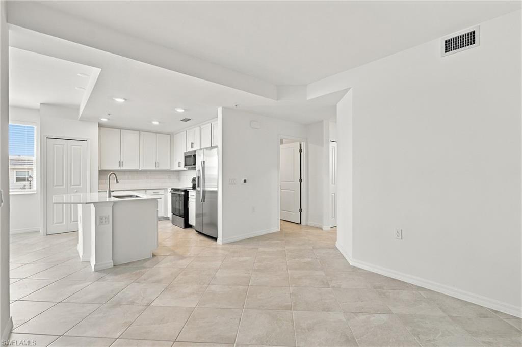 5479 Double Eagle Cir 3628 Property Photo 11