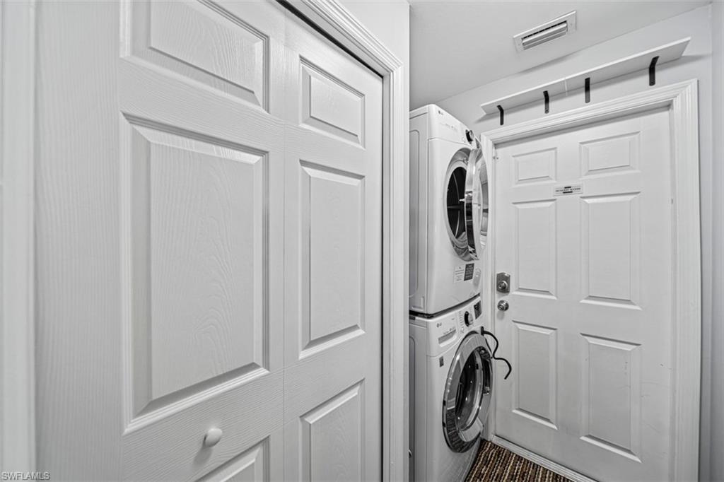 522 Ne Van Loon Ln Property Photo 17