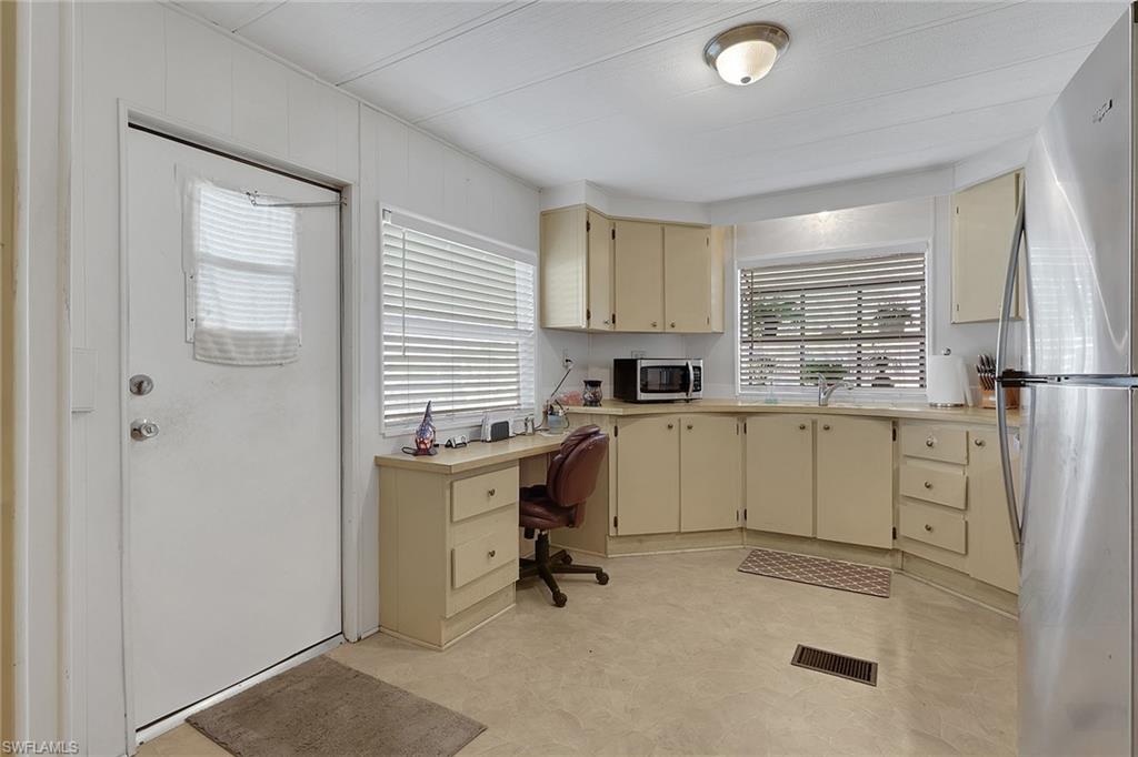 3390 Galaxy Way Property Photo 5