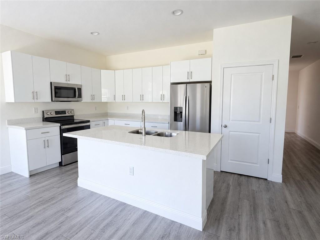 6034 Acorn Cir Property Photo 2