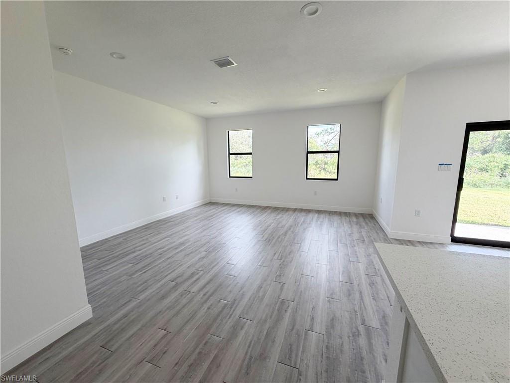 6034 Acorn Cir Property Photo 4