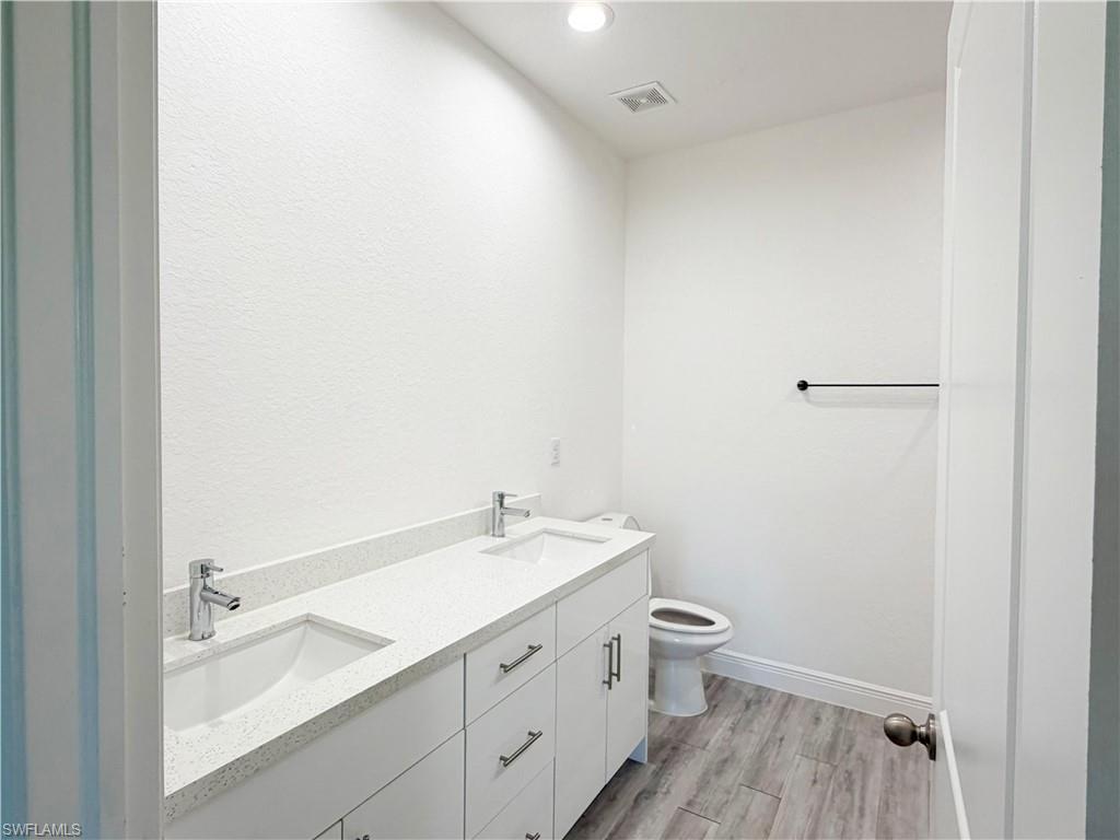 6034 Acorn Cir Property Photo 8