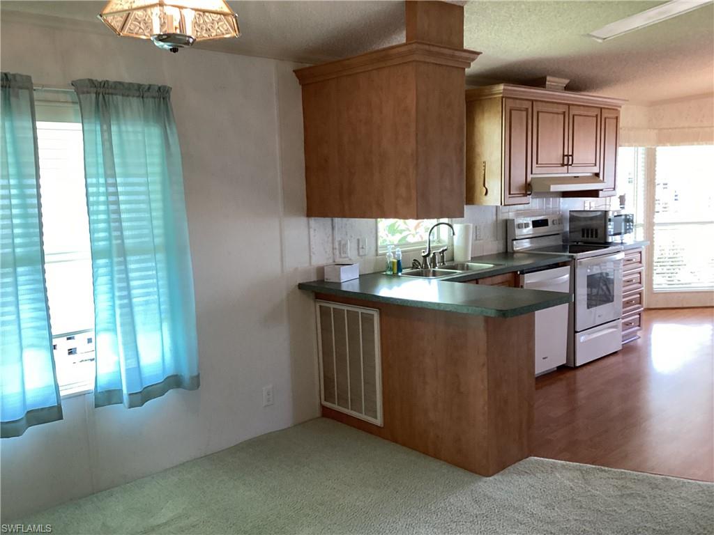 9742 Sugarberry Way Property Photo 6