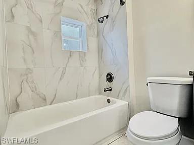 5015 Lee Blvd Property Photo 6