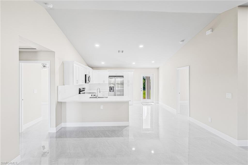 180 Peerless St Property Photo 3