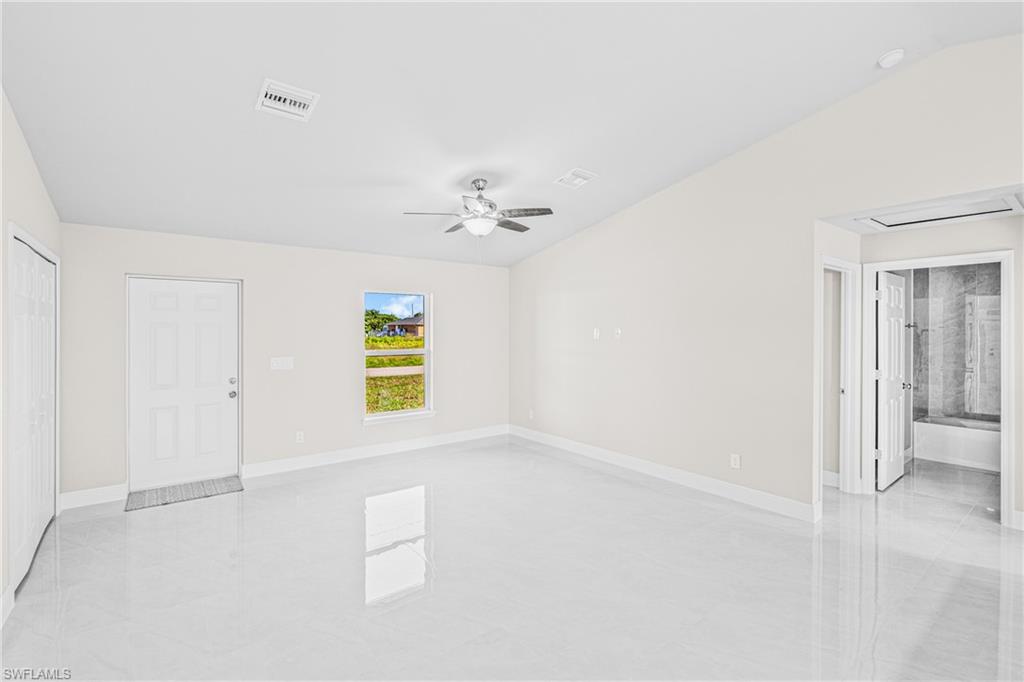 180 Peerless St Property Photo 6