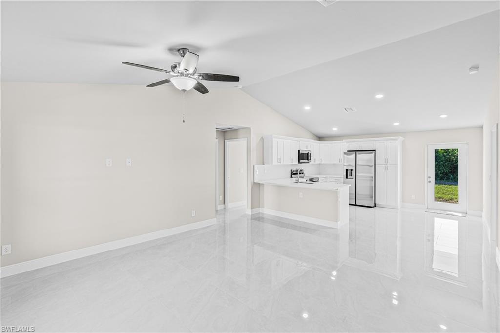 180 Peerless St Property Photo 7
