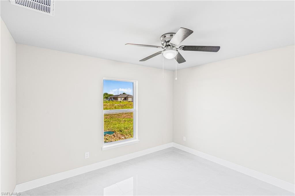 180 Peerless St Property Photo 10