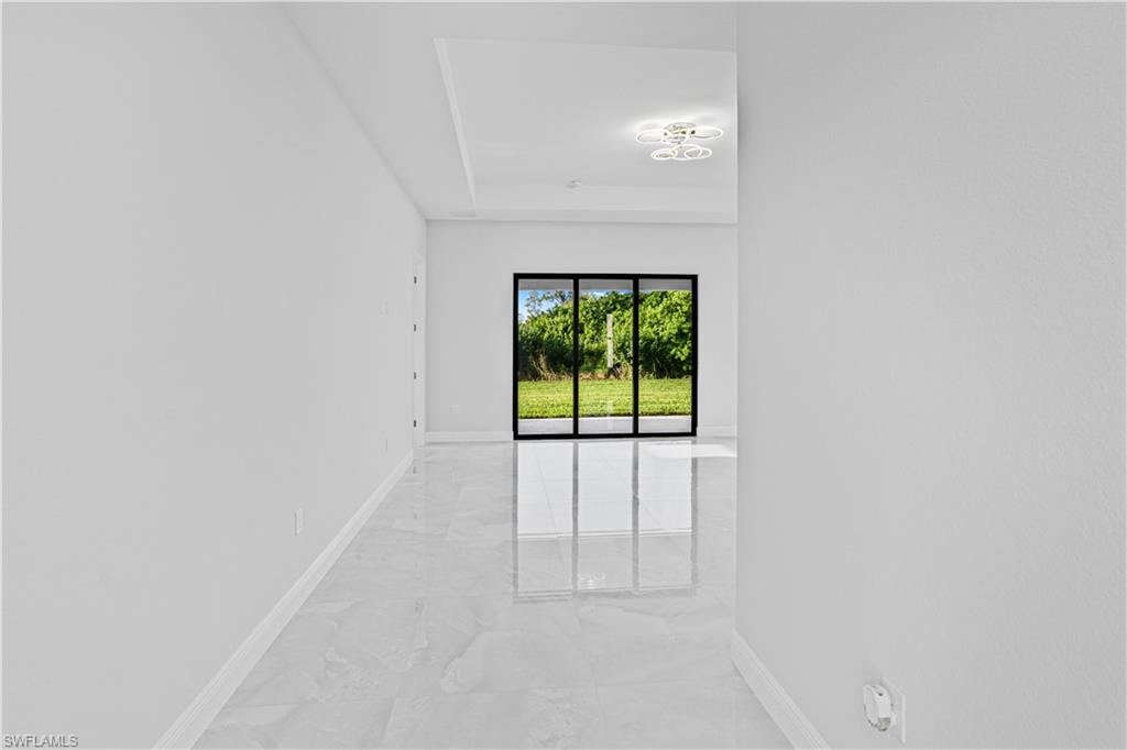 736 Chambers St E Property Photo 11