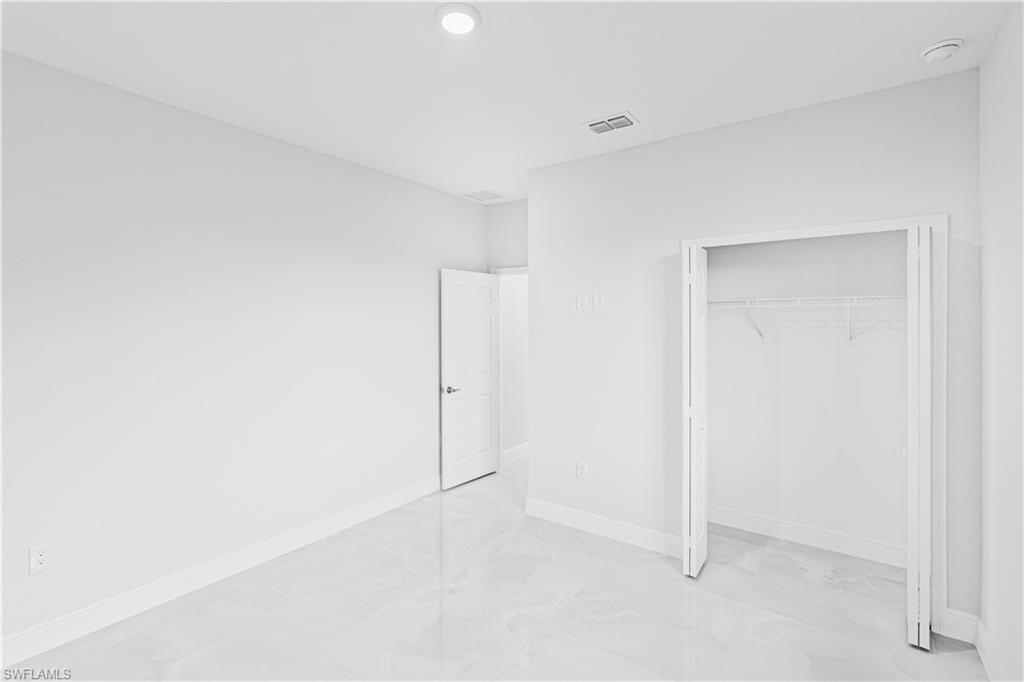 736 Chambers St E Property Photo 34