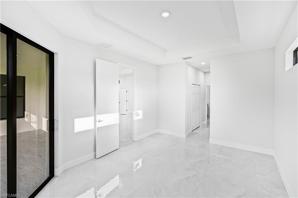 736 Chambers St E Property Photo 36