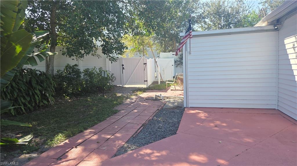 1422 Tropic Ter Property Photo 28