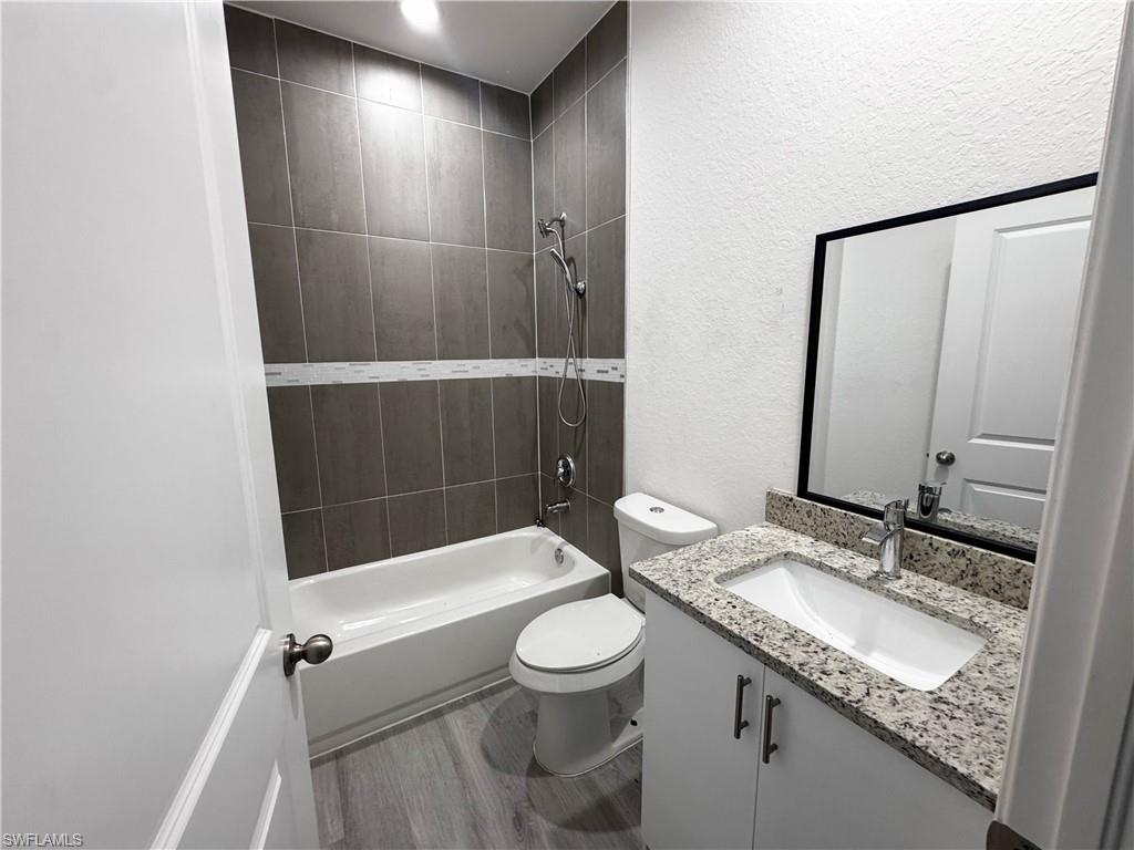 5004 Moon Ln Property Photo 3