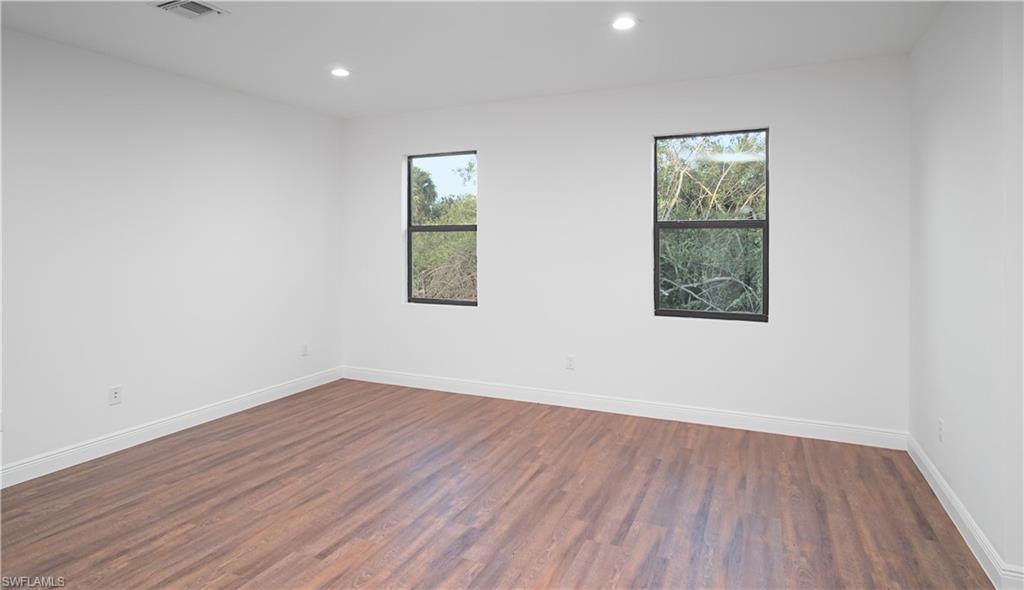 3010 Harvard Cir Ne Property Photo 4