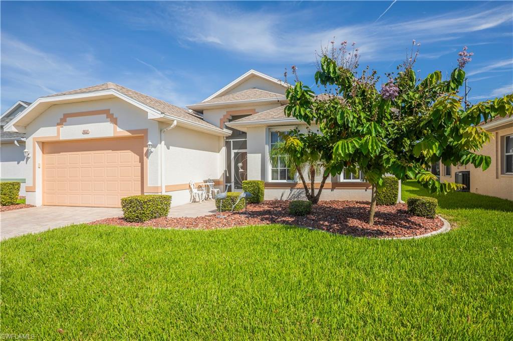 3821 Ponytail Palm Ct Property Photo 2