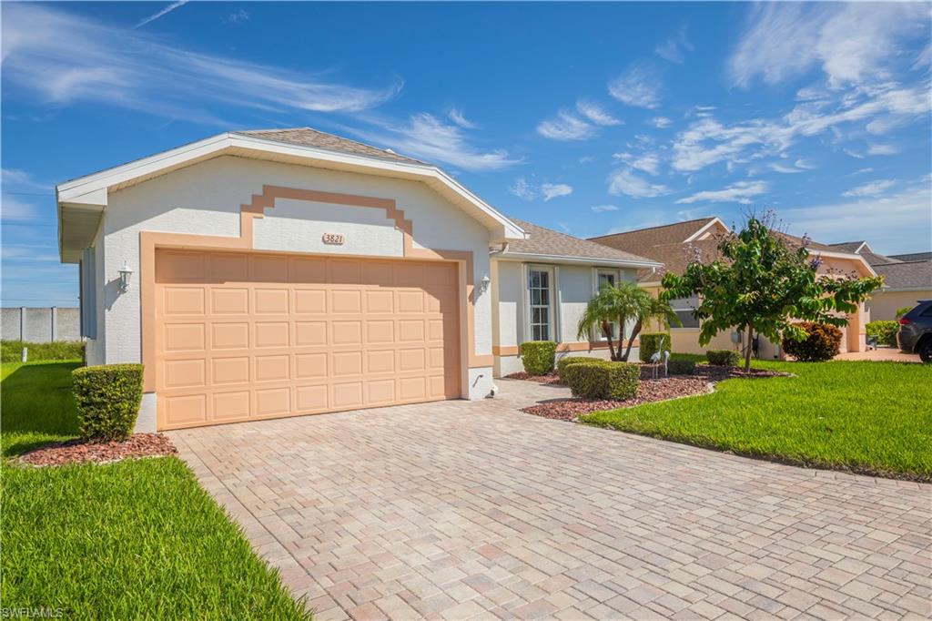 3821 Ponytail Palm Ct Property Photo 4