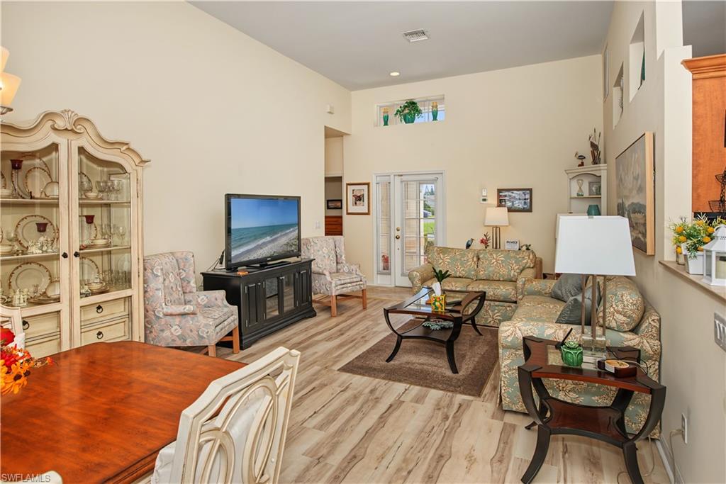 3821 Ponytail Palm Ct Property Photo 12