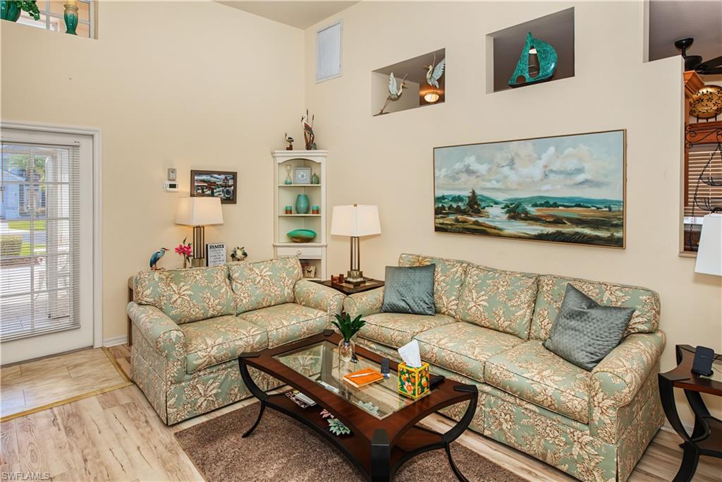3821 Ponytail Palm Ct Property Photo 14