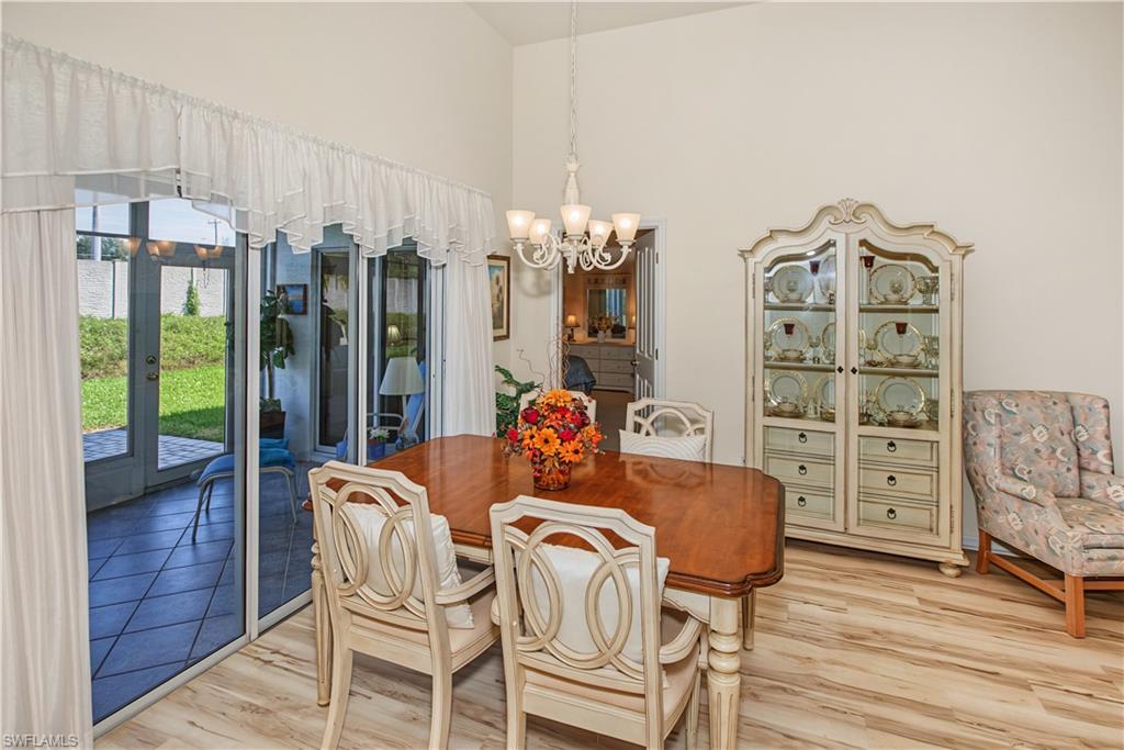 3821 Ponytail Palm Ct Property Photo 16