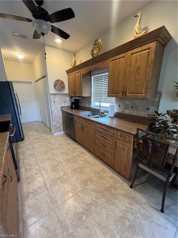 3821 Ponytail Palm Ct Property Photo 21