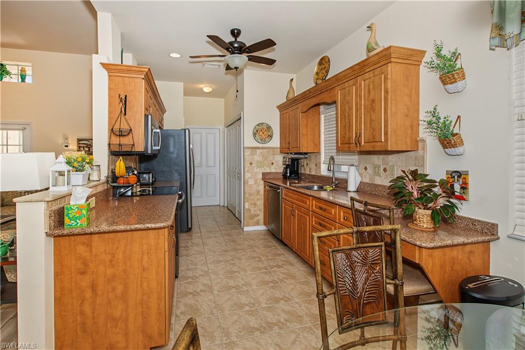 3821 Ponytail Palm Ct Property Photo 22