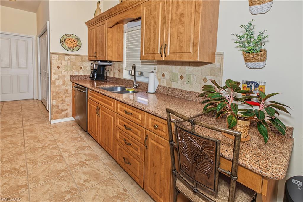 3821 Ponytail Palm Ct Property Photo 25