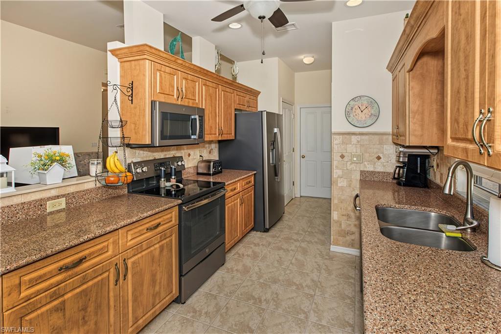 3821 Ponytail Palm Ct Property Photo 25