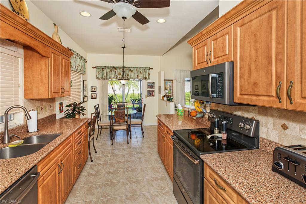 3821 Ponytail Palm Ct Property Photo 26