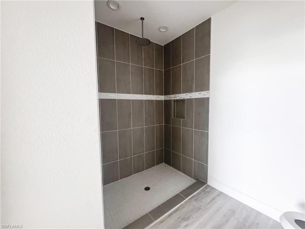 6045 Keystone Cir Property Photo 5