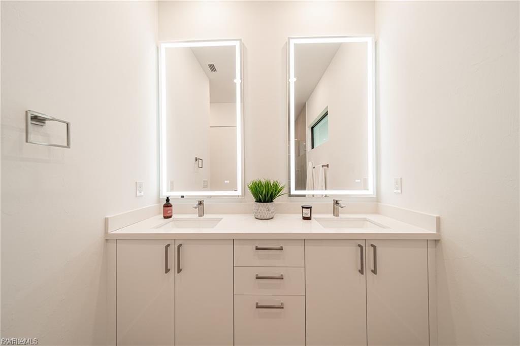 1227 Nw 40th Pl Property Photo 15