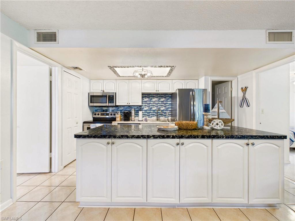 232 Palm Dr 47-5 Property Photo 6