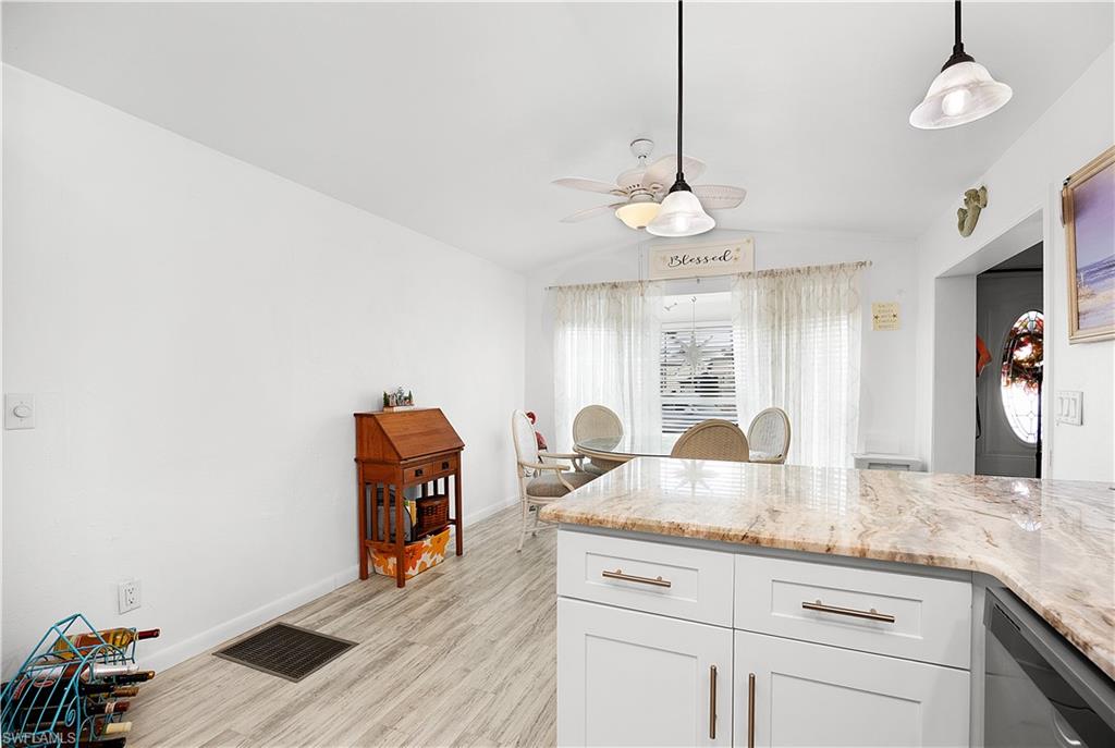 11095 Sunglow Ln Property Photo 10