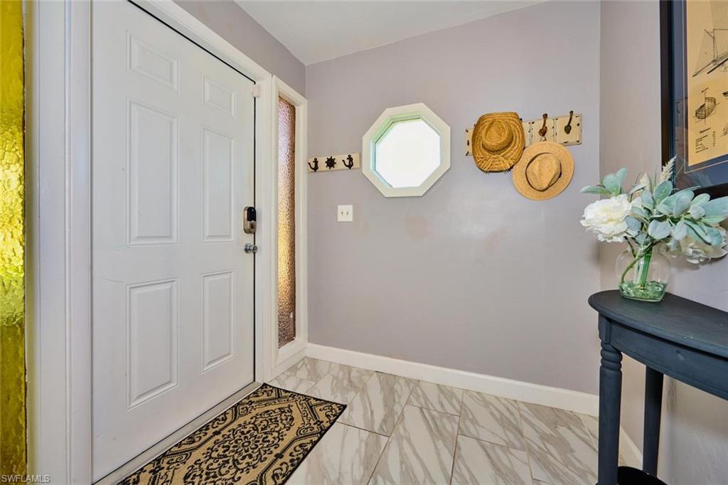 2212 Crystal Dr Property Photo 3