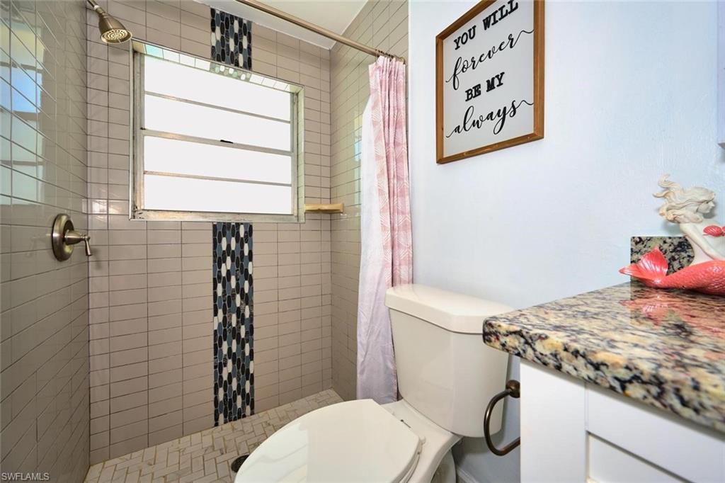 2212 Crystal Dr Property Photo 20
