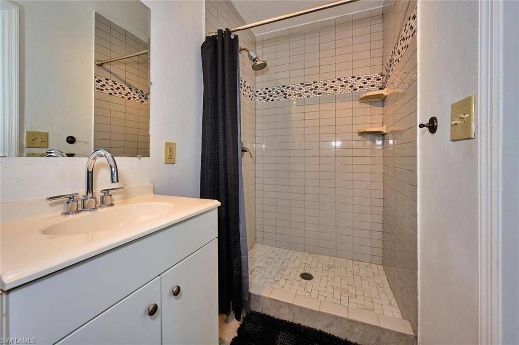 2212 Crystal Dr Property Photo 29