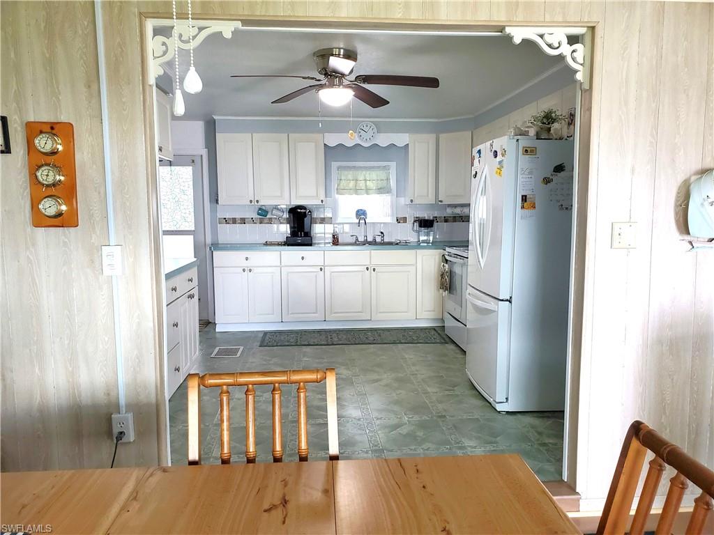 176 W Manatee Loop Property Photo 13