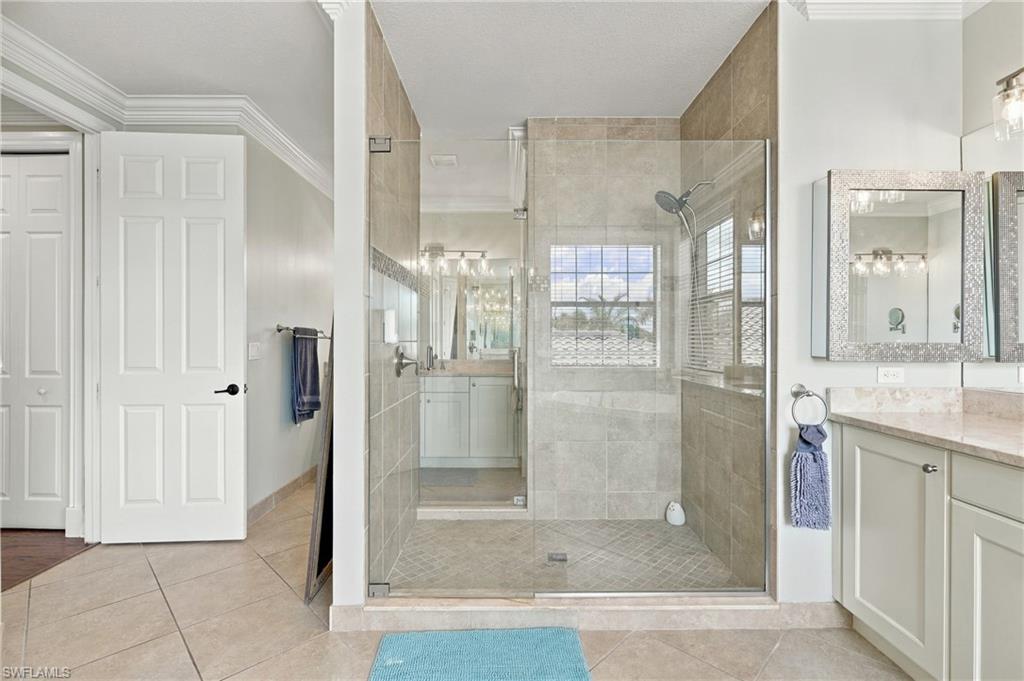11696 Stonecreek Cir Property Photo 32
