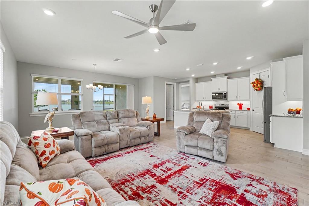 628 Parkshore Lake Ave Property Photo 4