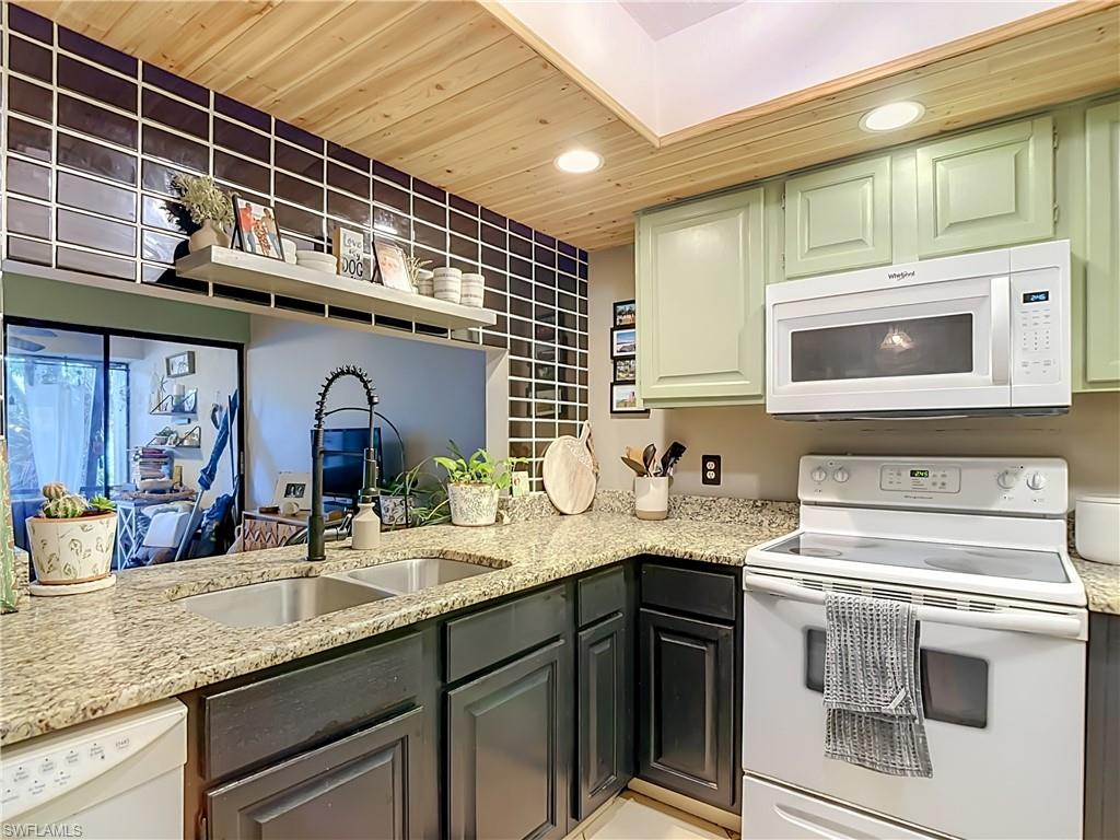 8805 Lateen Ln 103 Property Photo 5