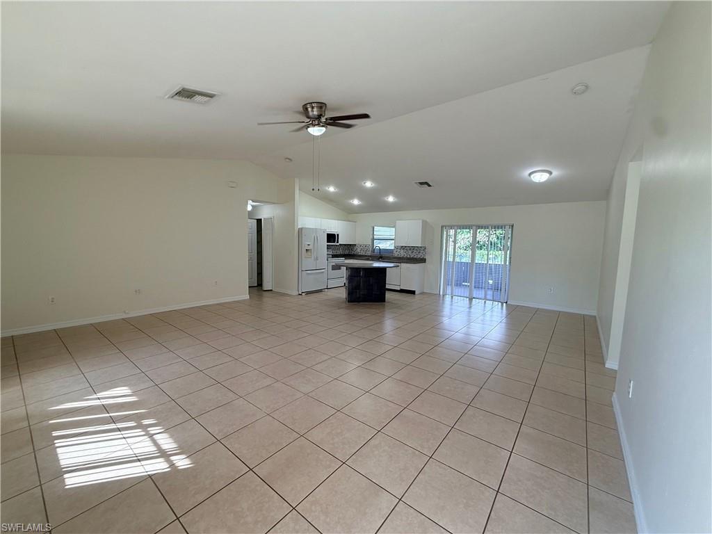 671 Dauphine Ave S Property Photo 3