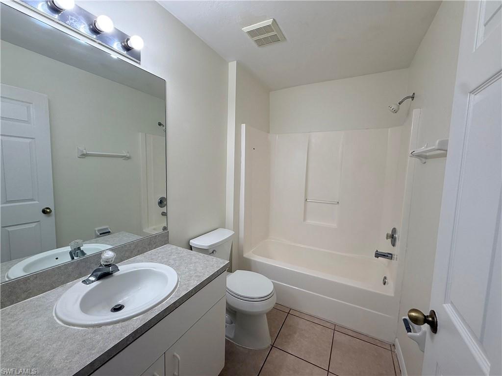 671 Dauphine Ave S Property Photo 13