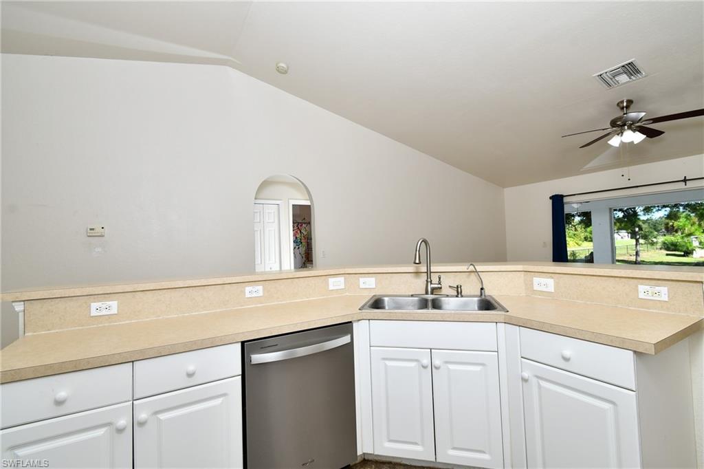 3020 62nd St W Property Photo 14