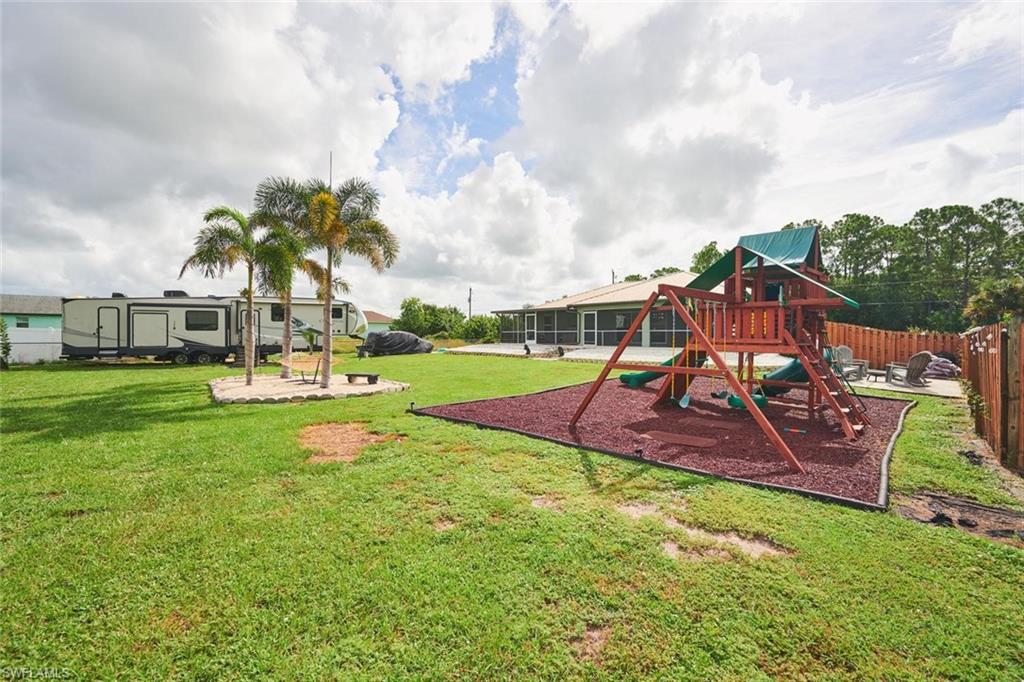2407 Claude Ave N Property Photo 39