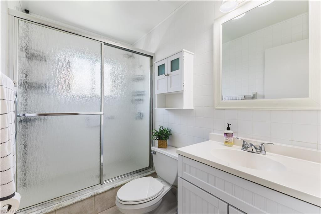 431 Van Buren St B8 Property Photo 25