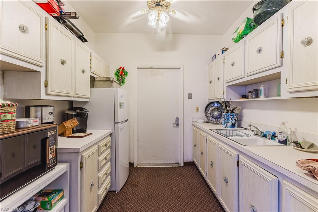 431 Van Buren St B8 Property Photo 44
