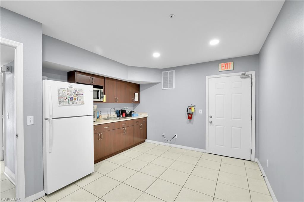 12165 Metro Pkwy 1-4 Property Photo 8