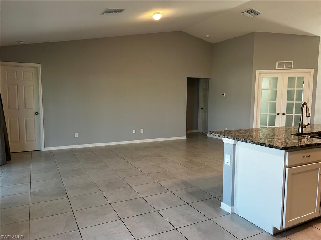 1011 Nw 22nd Ter Property Photo 6