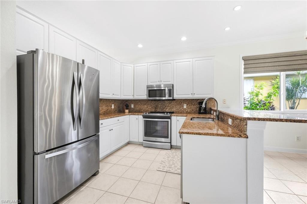 14052 Clear Water Ln Property Photo 6